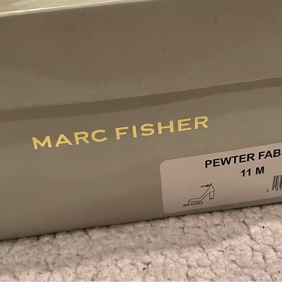 Marc Fisher - NEW platform pumps in black/metallic silver fabric, size 11 - Picture 6 of 7